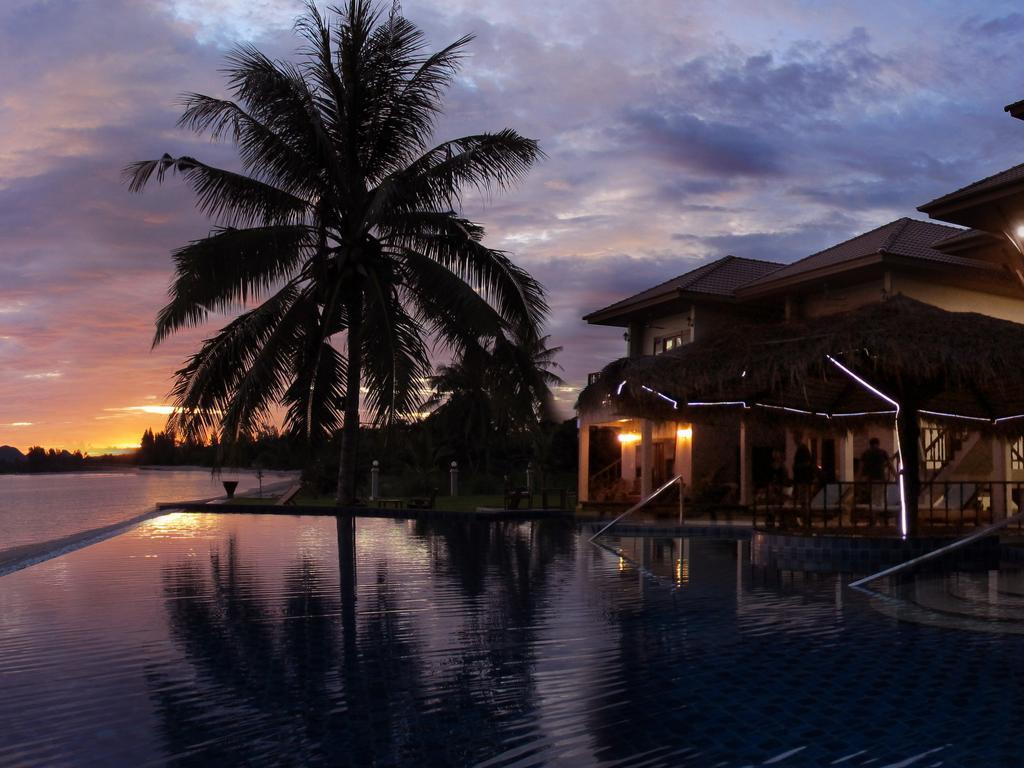 Sara Beachfront Boutique Resort Pathiu Exteriér fotografie