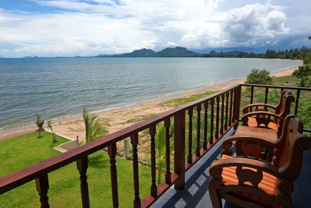 Sara Beachfront Boutique Resort Pathiu Exteriér fotografie
